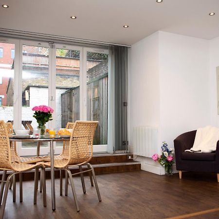 Apt 1, Trafalgar Square 1St Floor By Indigo Flats Лондон Екстериор снимка