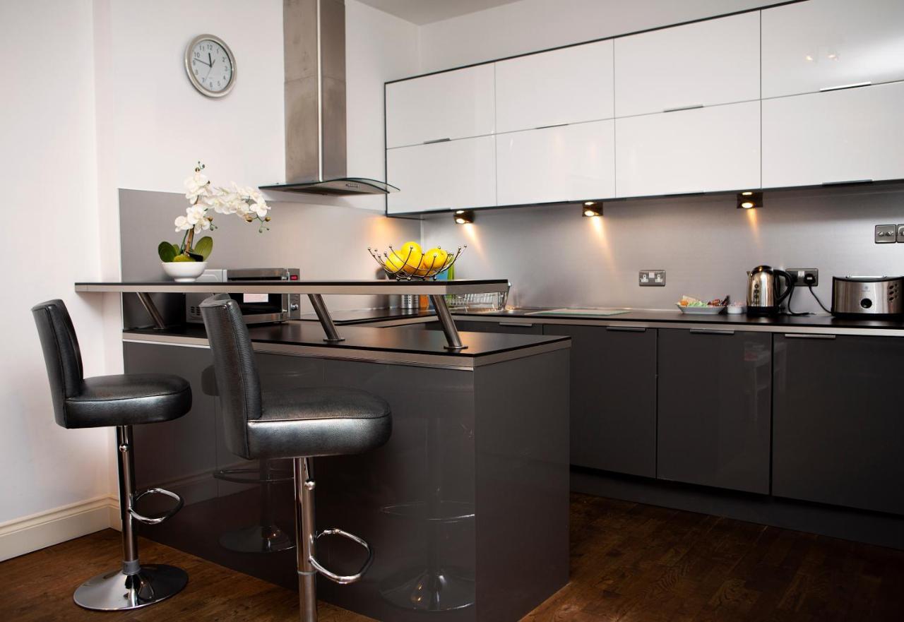 Apt 1, Trafalgar Square 1St Floor By Indigo Flats Лондон Екстериор снимка